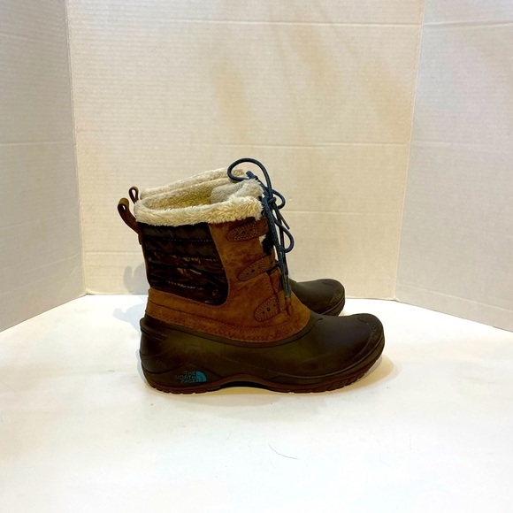 The North Face Shoes - The North Face Ladies Suede Winter / Snow Boots! EUC